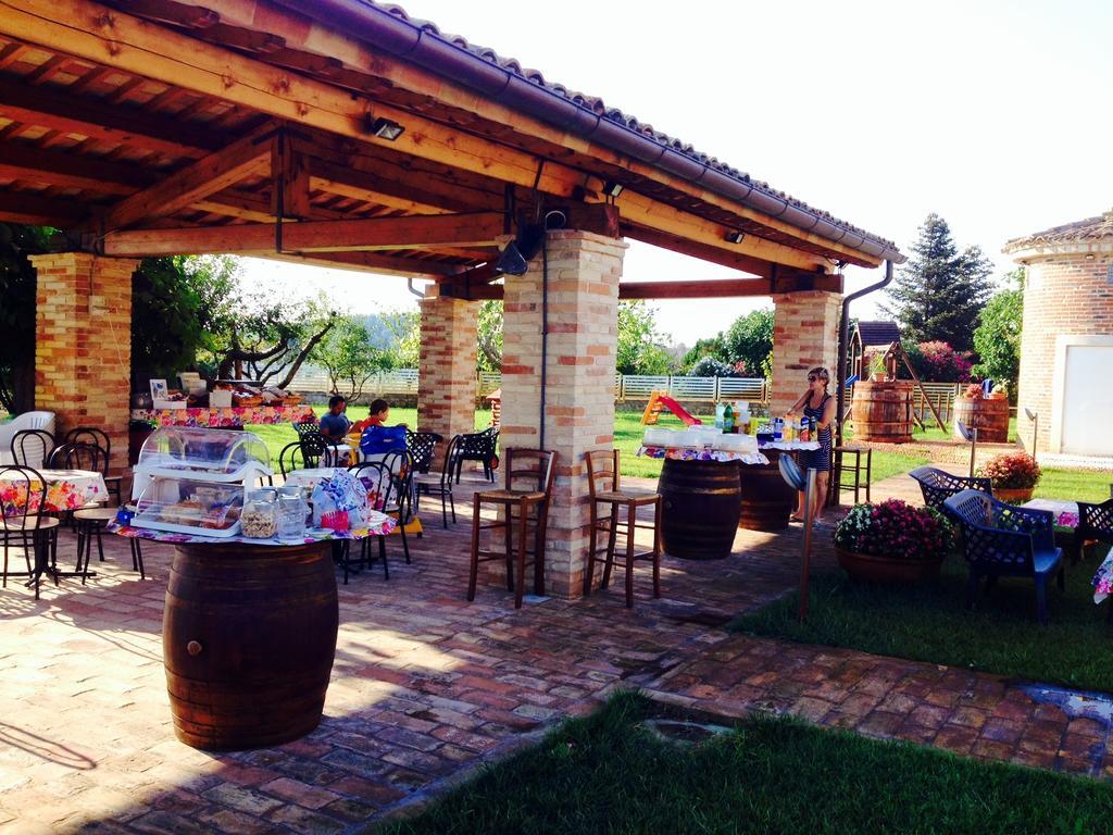 Casale Papa Country Village Лорето Экстерьер фото