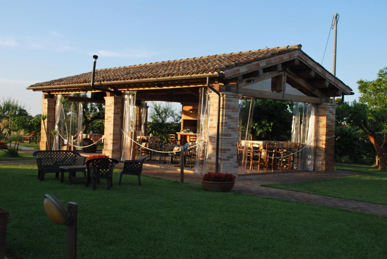 Casale Papa Country Village Лорето Экстерьер фото